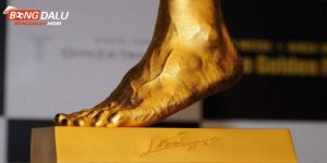 Bàn chân vàng là gì? Danh hiệu được trao cho các cầu thủ trên 29 tuổi
