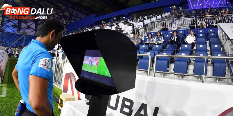 Công nghệ VAR sử dụng lần đầu tiên tại World Cup 2022